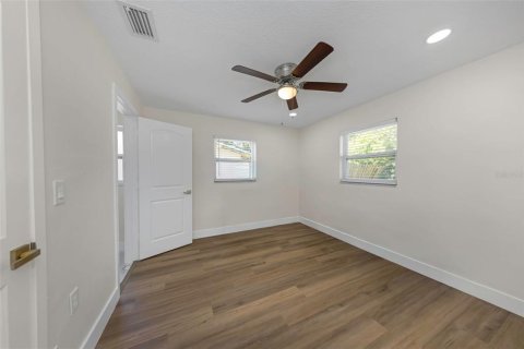 Casa en venta en Clearwater, Florida, 3 dormitorios, 94.11 m2 № 2200117 - foto 12