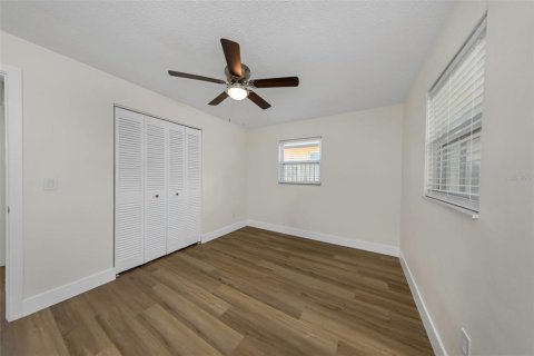 Casa en venta en Clearwater, Florida, 3 dormitorios, 94.11 m2 № 2200117 - foto 17