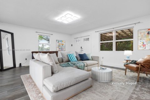 House in Davie, Florida 3 bedrooms, 155.33 sq.m. № 1929380 - photo 5