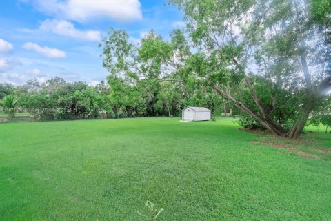 House in Davie, Florida 3 bedrooms, 155.33 sq.m. № 1929380 - photo 29