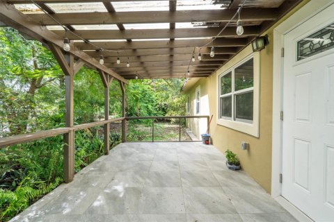 House in Davie, Florida 3 bedrooms, 155.33 sq.m. № 1929380 - photo 4