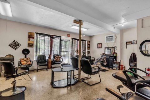 Commercial property in Saint Petersburg, Florida 392.98 sq.m. № 1688416 - photo 26