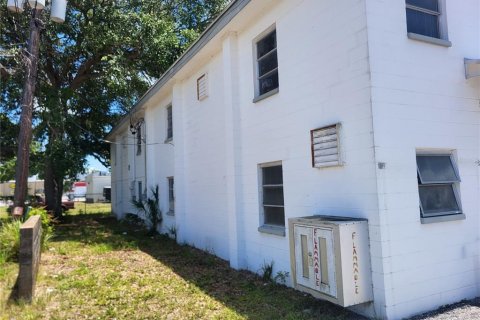 Commercial property in Saint Petersburg, Florida 392.98 sq.m. № 1688416 - photo 3