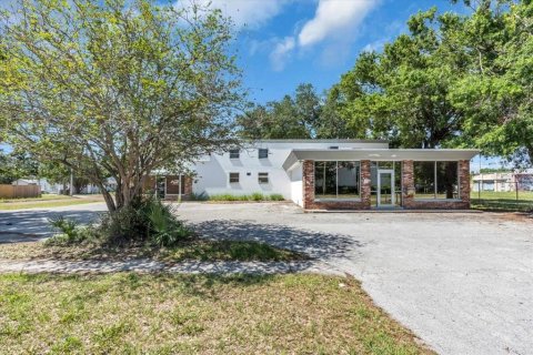 Commercial property in Saint Petersburg, Florida 392.98 sq.m. № 1688416 - photo 7