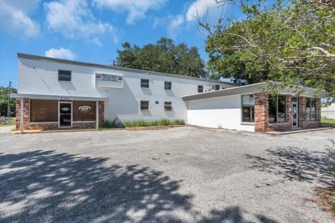 Commercial property in Saint Petersburg, Florida 392.98 sq.m. № 1688416 - photo 6