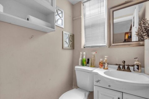 Commercial property in Saint Petersburg, Florida 392.98 sq.m. № 1688416 - photo 24