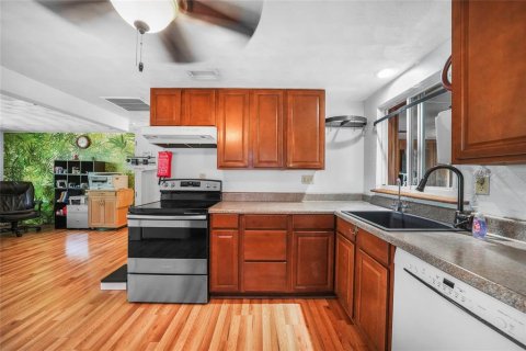 House in Englewood, Florida 2 bedrooms, 72.46 sq.m. № 1677837 - photo 7
