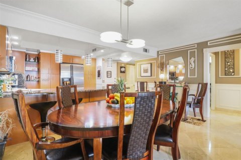 Copropriété à vendre à Hallandale Beach, Floride: 1 chambre, 120.77 m2 № 1869983 - photo 8