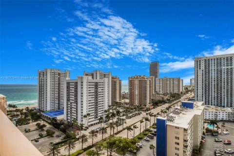 Copropriété à vendre à Hallandale Beach, Floride: 1 chambre, 120.77 m2 № 1869983 - photo 21