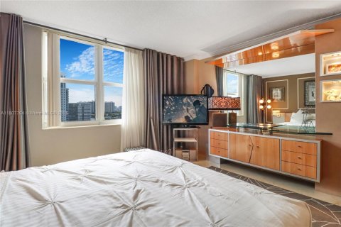 Copropriété à vendre à Hallandale Beach, Floride: 1 chambre, 120.77 m2 № 1869983 - photo 27