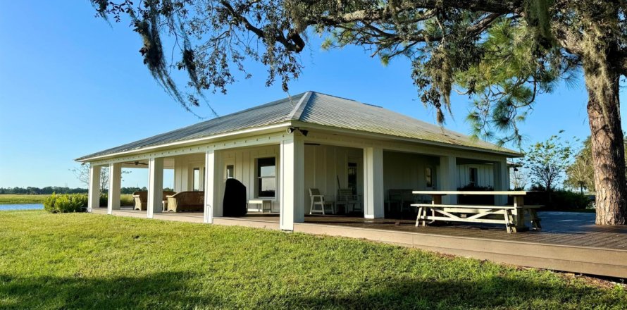 Villa ou maison à Okeechobee, Floride 6 chambres, 141.77 m2 № 2146565