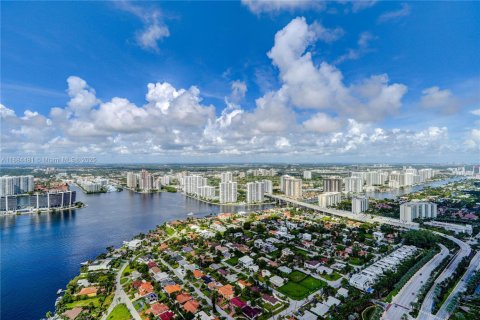 Copropriété à louer à Sunny Isles Beach, Floride: 4 chambres, 336.77 m2 № 2057606 - photo 19