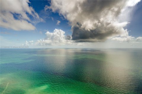 Copropriété à louer à Sunny Isles Beach, Floride: 4 chambres, 336.77 m2 № 2057606 - photo 4