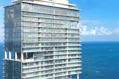 Кондоминиум с 4 спальнями в Санни-Айлс-Бич, Флорида № 2057606