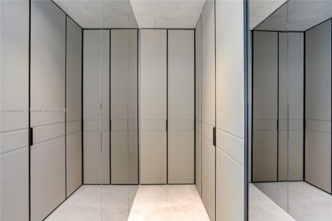 Copropriété à louer à Sunny Isles Beach, Floride: 4 chambres, 336.77 m2 № 2057606 - photo 14