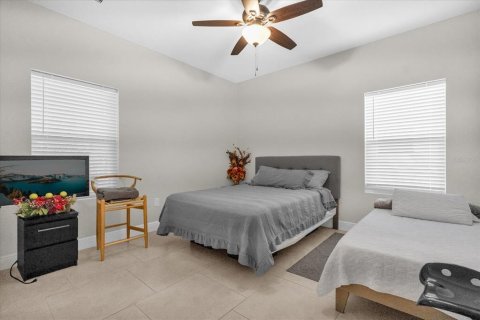 Immobilier commercial à vendre à Kissimmee, Floride: 6 chambres, 321.44 m2 № 2136110 - photo 14