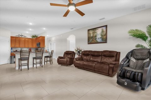 Immobilier commercial à vendre à Kissimmee, Floride: 6 chambres, 321.44 m2 № 2136110 - photo 21