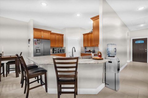 Immobilier commercial à vendre à Kissimmee, Floride: 6 chambres, 321.44 m2 № 2136110 - photo 4