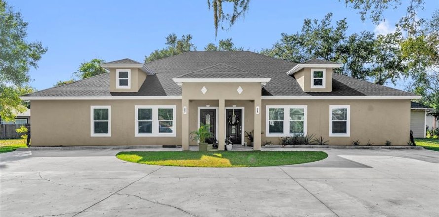 Immobilier commercial à Kissimmee, Floride 6 chambres, 321.44 m2 № 2136110