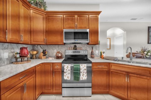 Immobilier commercial à vendre à Kissimmee, Floride: 6 chambres, 321.44 m2 № 2136110 - photo 5