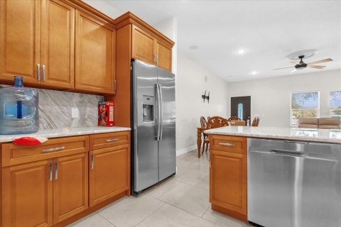 Immobilier commercial à vendre à Kissimmee, Floride: 6 chambres, 321.44 m2 № 2136110 - photo 29