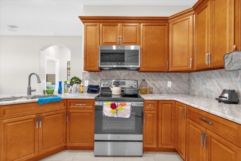 Immobilier commercial à vendre à Kissimmee, Floride: 6 chambres, 321.44 m2 № 2136110 - photo 28