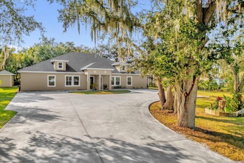Immobilier commercial à vendre à Kissimmee, Floride: 6 chambres, 321.44 m2 № 2136110 - photo 2