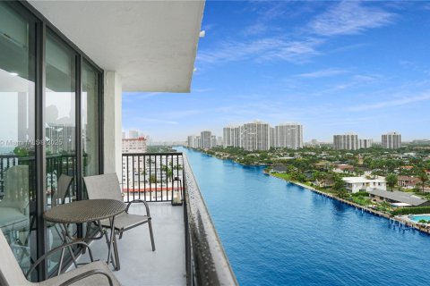 Condominio en venta en Hallandale Beach, Florida, 2 dormitorios, 126.35 m2 № 1953934 - foto 29