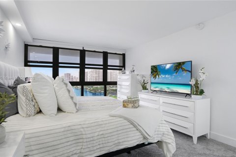 Condominio en venta en Hallandale Beach, Florida, 2 dormitorios, 126.35 m2 № 1953934 - foto 21