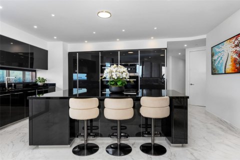 Condominio en venta en Sunny Isles Beach, Florida, 4 dormitorios, 385.92 m2 № 2077156 - foto 22