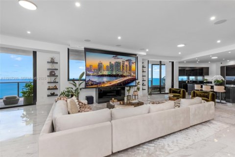 Condominio en venta en Sunny Isles Beach, Florida, 4 dormitorios, 385.92 m2 № 2077156 - foto 17