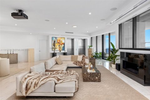 Condominio en venta en Sunny Isles Beach, Florida, 4 dormitorios, 385.92 m2 № 2077156 - foto 15