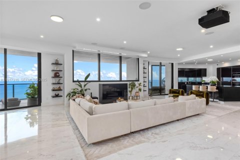 Condominio en venta en Sunny Isles Beach, Florida, 4 dormitorios, 385.92 m2 № 2077156 - foto 11