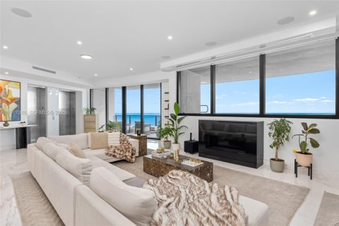 Condominio en venta en Sunny Isles Beach, Florida, 4 dormitorios, 385.92 m2 № 2077156 - foto 14