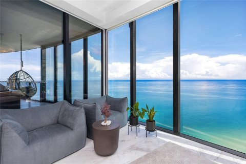 Condominio en venta en Sunny Isles Beach, Florida, 4 dormitorios, 385.92 m2 № 2077156 - foto 30