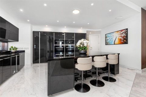 Condominio en venta en Sunny Isles Beach, Florida, 4 dormitorios, 385.92 m2 № 2077156 - foto 25