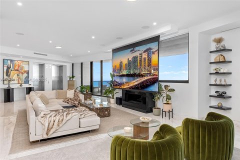 Condominio en venta en Sunny Isles Beach, Florida, 4 dormitorios, 385.92 m2 № 2077156 - foto 18