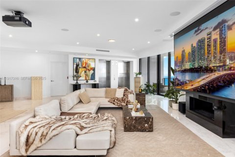 Condominio en venta en Sunny Isles Beach, Florida, 4 dormitorios, 385.92 m2 № 2077156 - foto 16