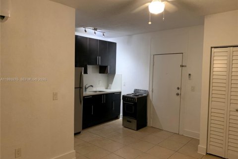Apartamento en alquiler en Coral Gables, Florida, 23.23 m2 № 2057095 - foto 5