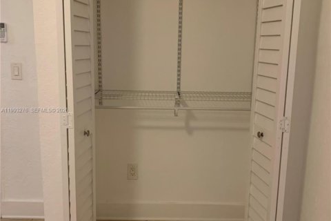 Apartamento en alquiler en Coral Gables, Florida, 23.23 m2 № 2057095 - foto 6