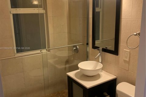 Apartamento en alquiler en Coral Gables, Florida, 23.23 m2 № 2057095 - foto 4