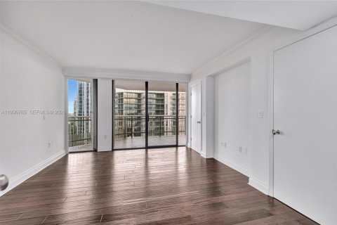 Condo in Miami, Florida, 2 bedrooms № 2063217 - photo 11