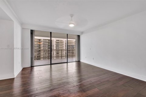 Condo in Miami, Florida, 2 bedrooms № 2063217 - photo 16