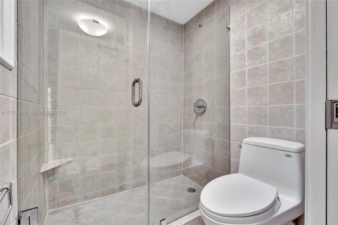 Condo in Miami, Florida, 2 bedrooms № 2063217 - photo 22