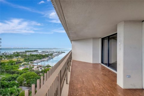 Condo in Miami, Florida, 2 bedrooms № 2063217 - photo 29