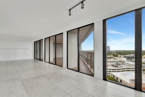 Condo in Miami, Florida, 2 bedrooms № 2063217 - photo 10