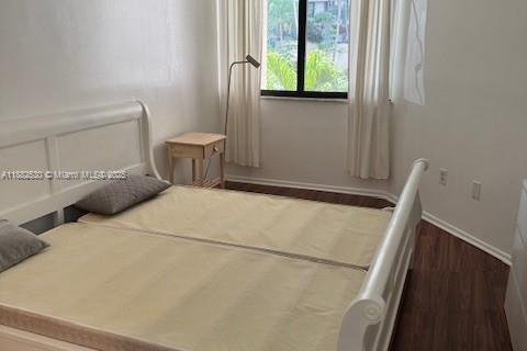 Condo in Miami, Florida, 1 bedroom  № 1932227 - photo 7