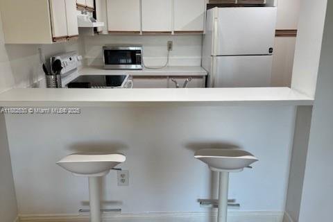 Condo in Miami, Florida, 1 bedroom  № 1932227 - photo 5
