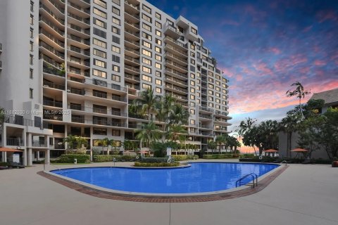 Condo in Miami, Florida, 1 bedroom  № 1932227 - photo 1