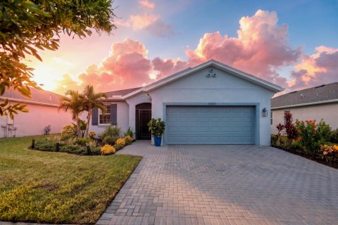 Casa en Port St. Lucie, Florida 4 dormitorios, 205.22 m2 № 2374358